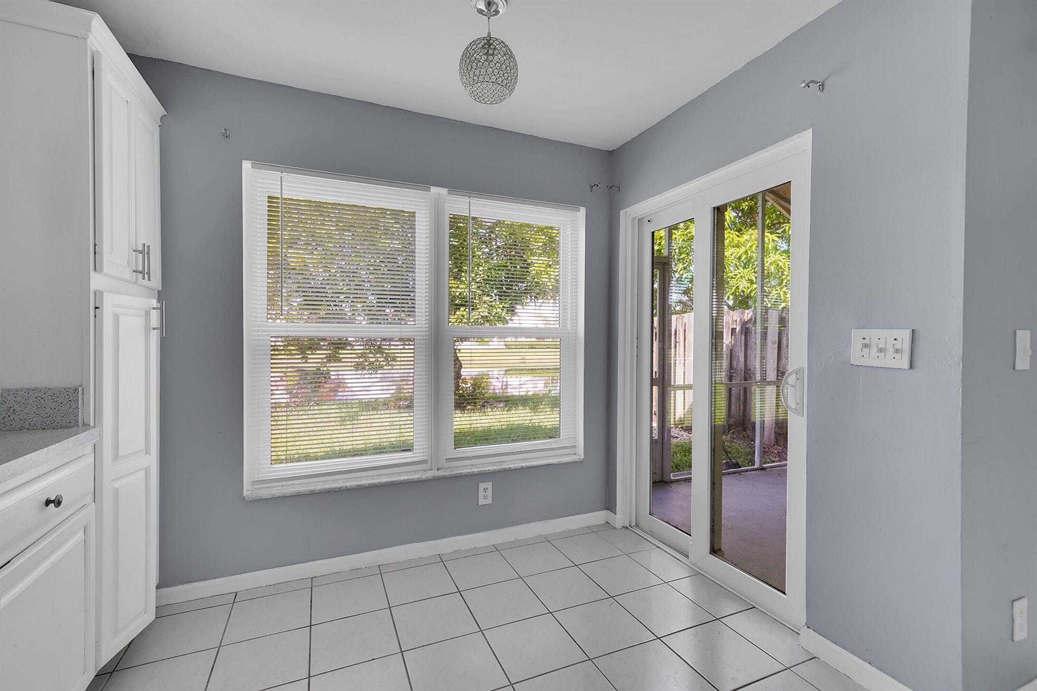 Coral Lakes Estates Phase - Residential Lease