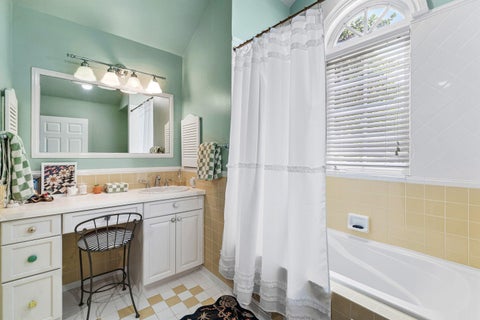 Tiny photo for 477 NE Spanish Court, Boca Raton, FL 33432 (MLS # B26043055)