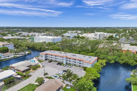 Condominium in Fort Lauderdale FL 1400 57th St St 21.jpg