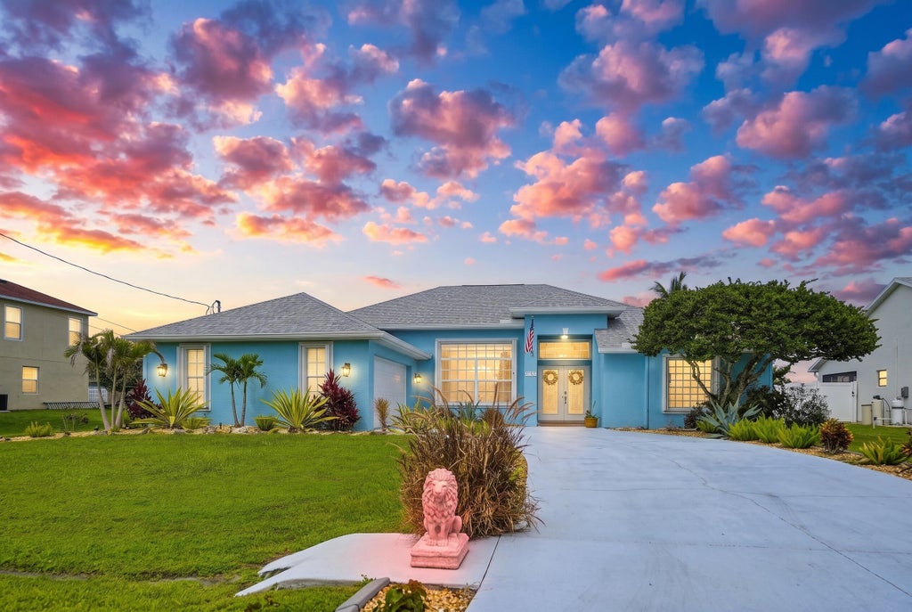 Photo of 6133 NW GINGER Lane, Port Saint Lucie, FL 34986 (MLS # B26092238)