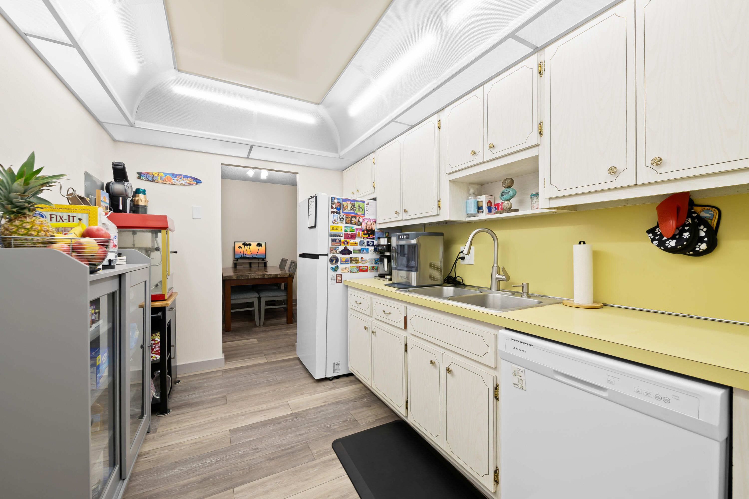 PARLIAMENT HOUSE CONDO - Residential