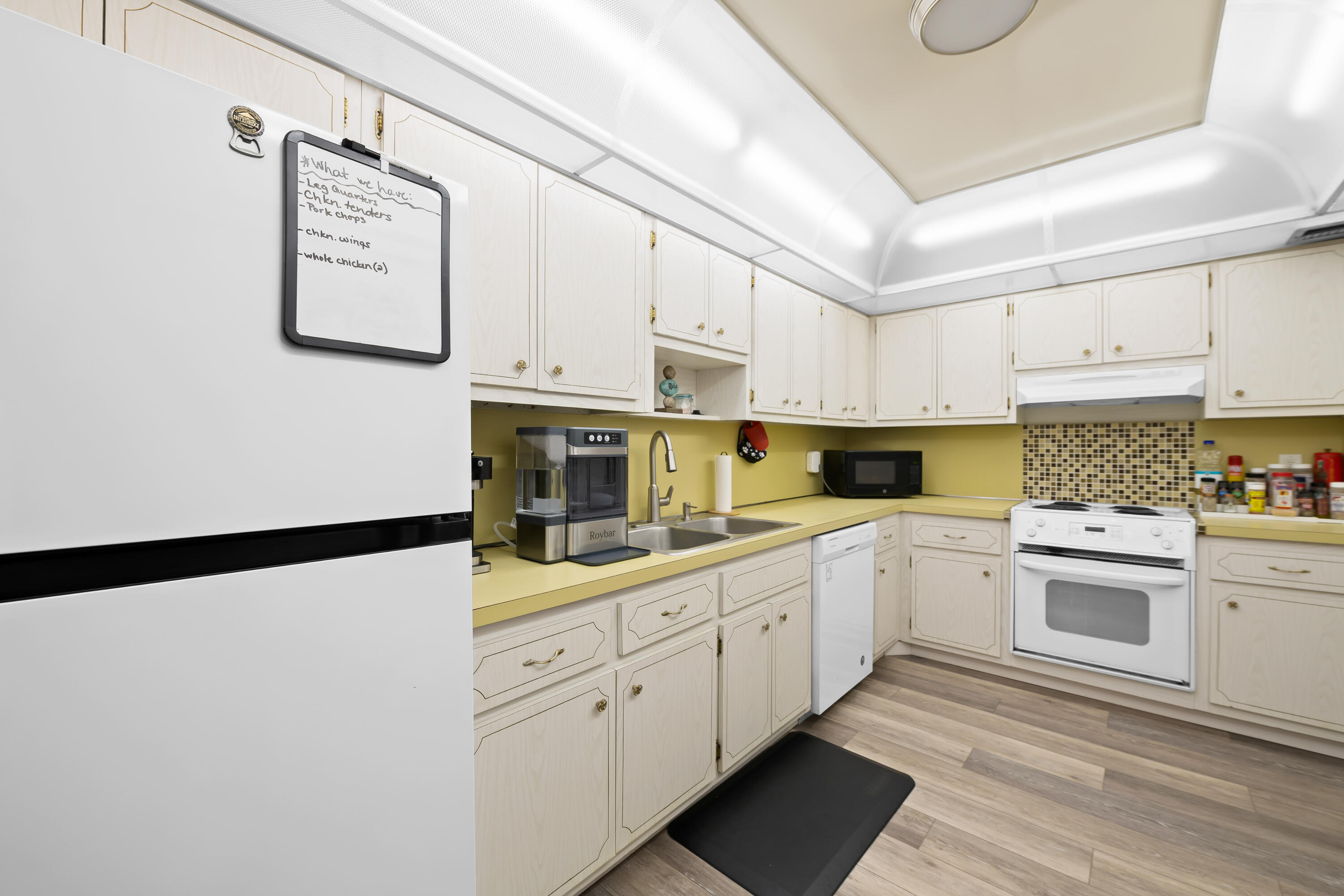 PARLIAMENT HOUSE CONDO - Residential