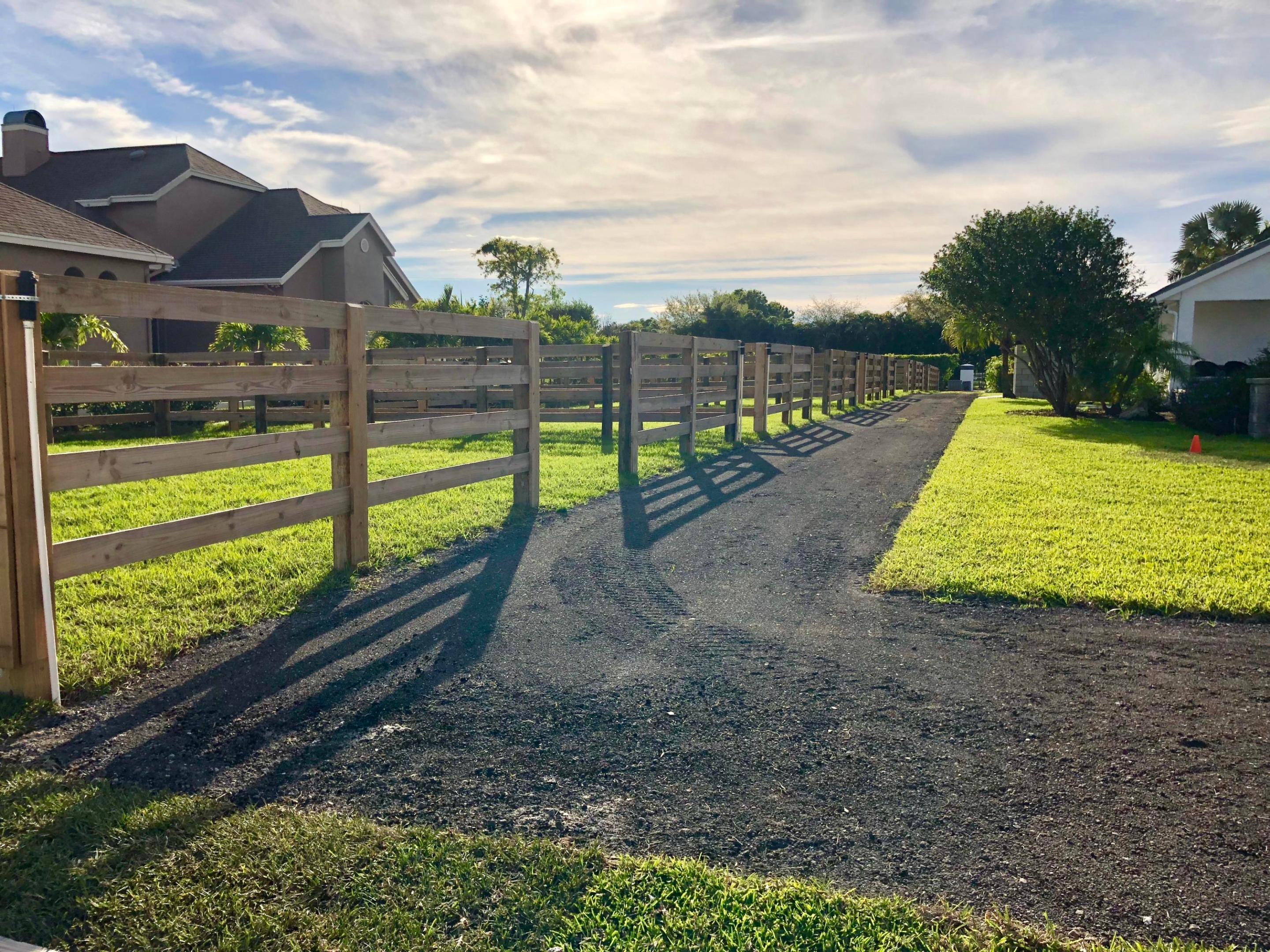 PADDOCK PARK 2 OF WELLINGTON - Residential