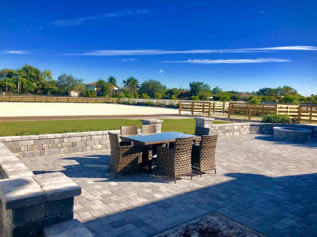 PADDOCK PARK 2 OF WELLING - Residential