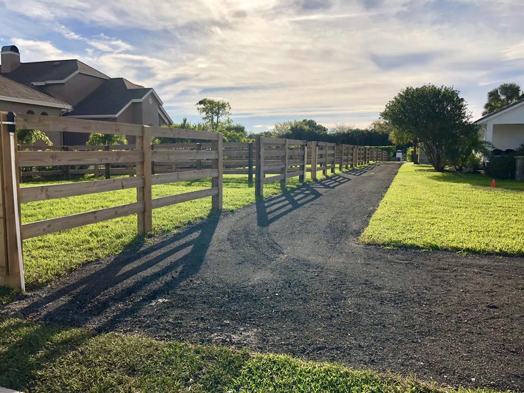 PADDOCK PARK 2 OF WELLING - Residential