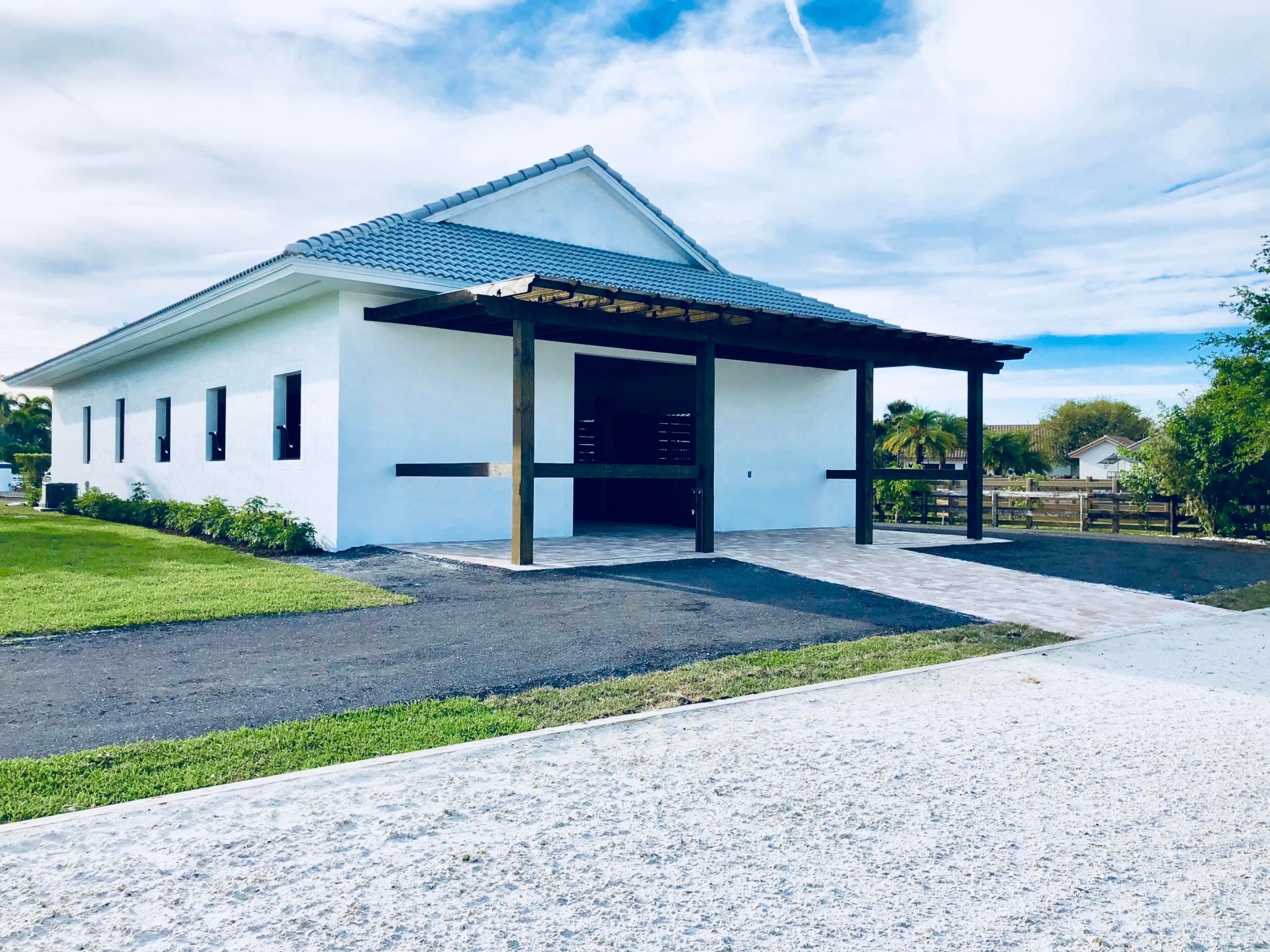 PADDOCK PARK 2 OF WELLINGTON - Residential