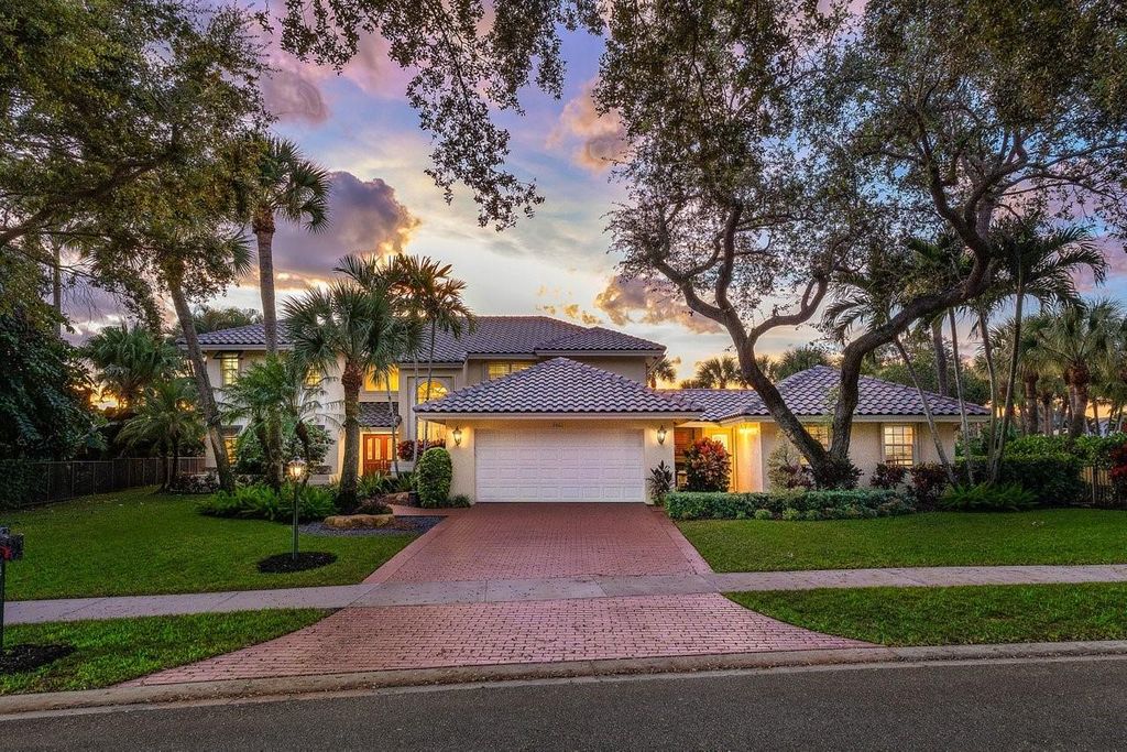 Photo of 2860 W Hampton Circle, Delray Beach, FL 33445 (MLS # F10406665)