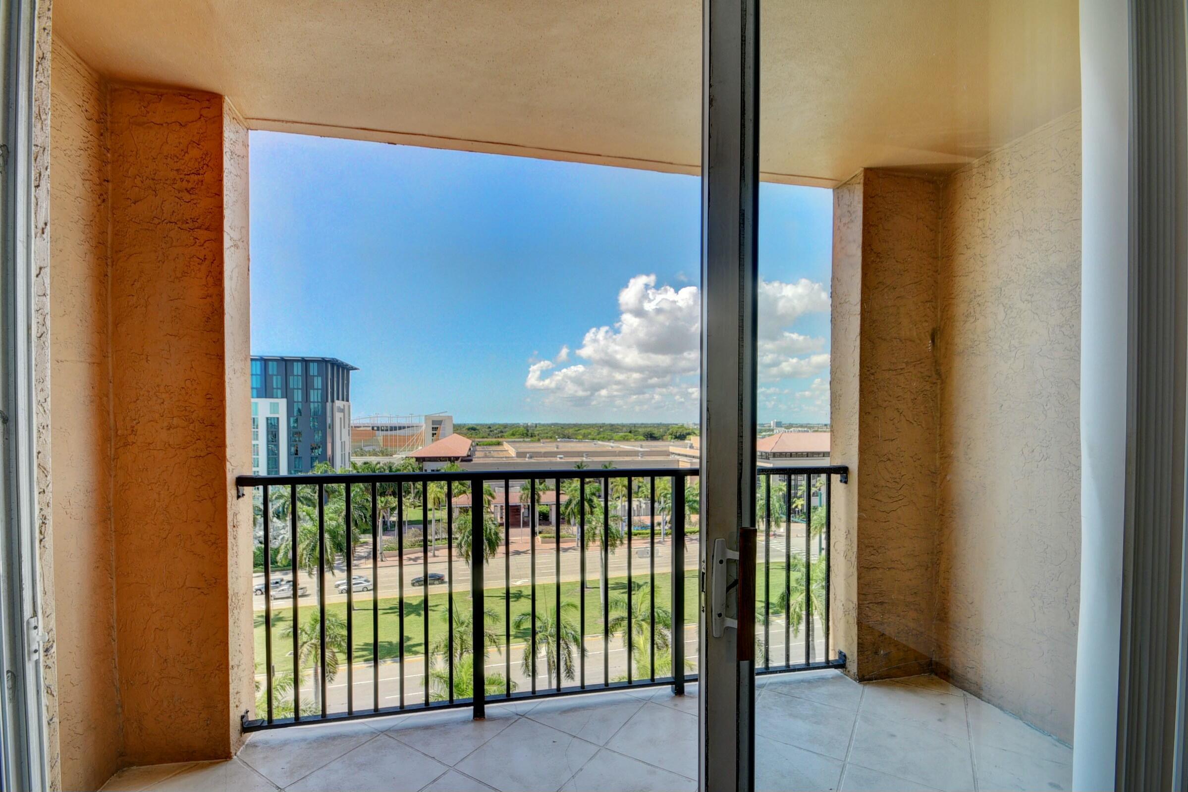 TOWER CONDO AT CITYPLACE - Residential Lease