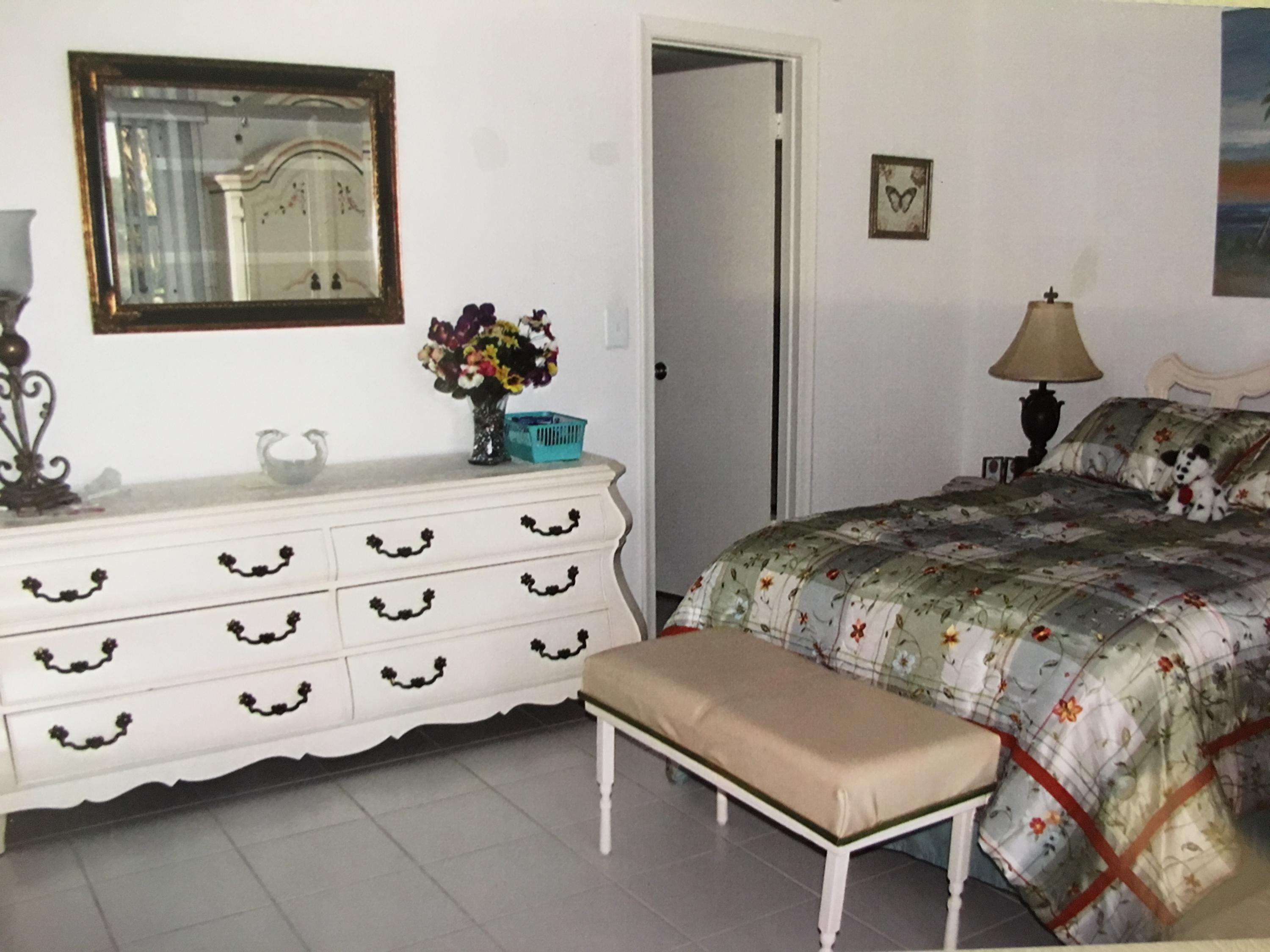 SOUTHAMPTON CONDO - Residential