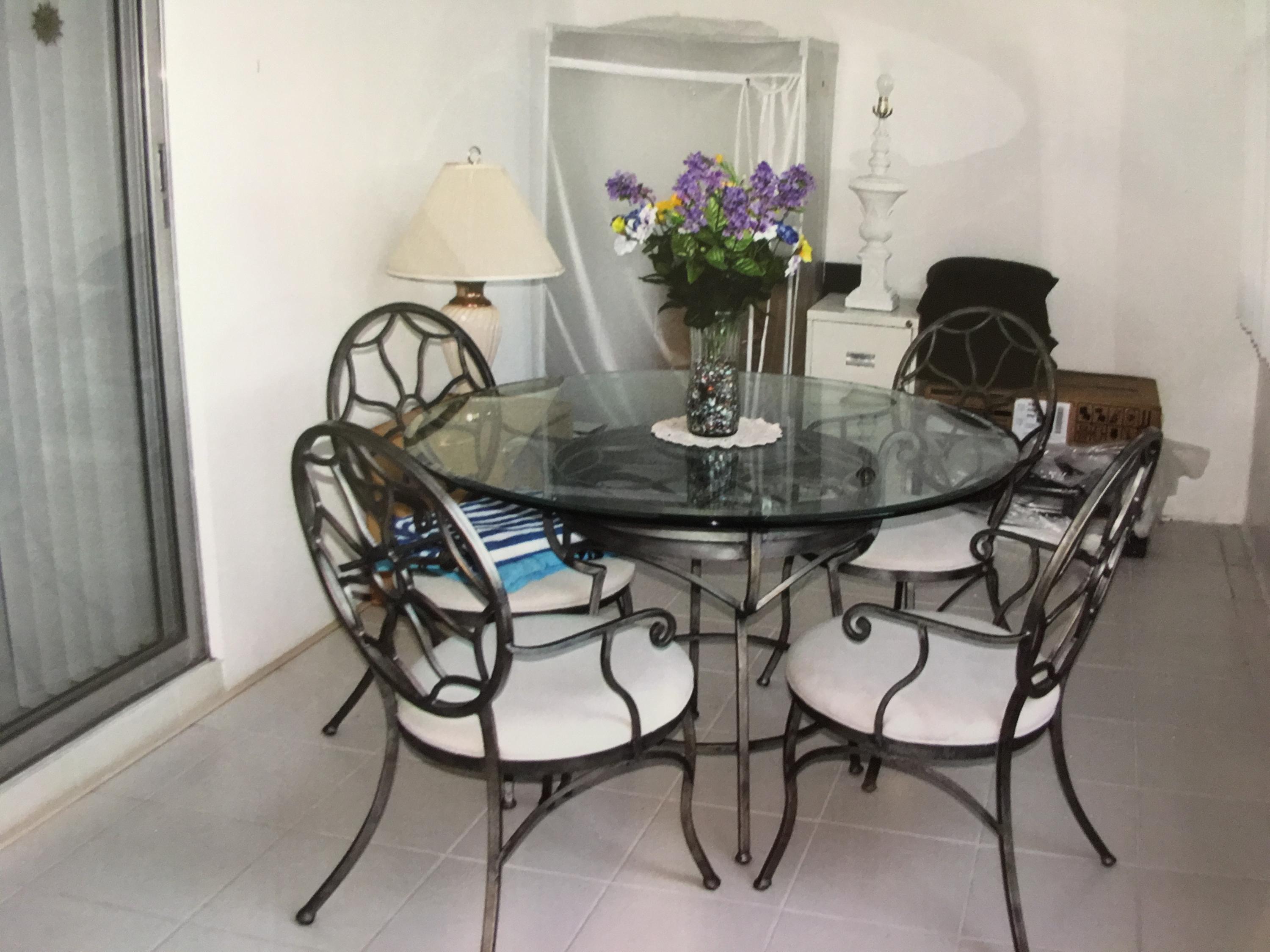 SOUTHAMPTON CONDO - Residential