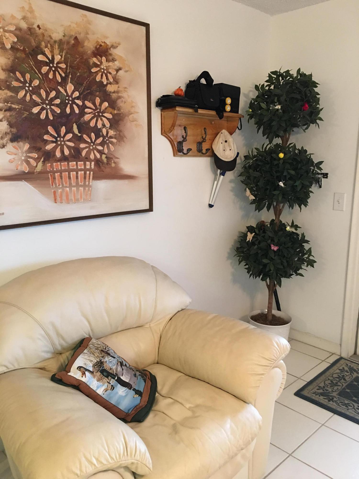 SOUTHAMPTON CONDO - Residential