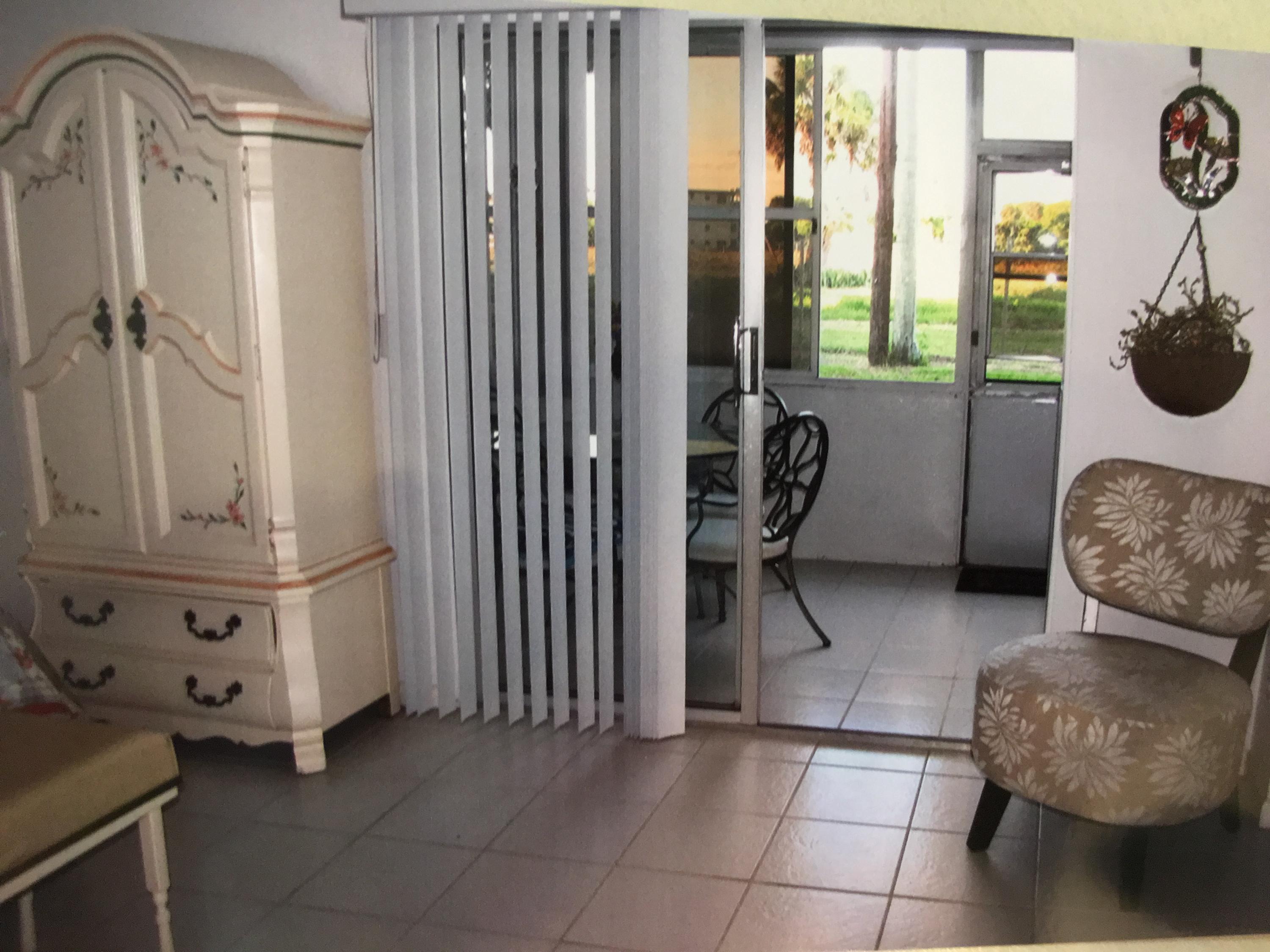 SOUTHAMPTON CONDO - Residential