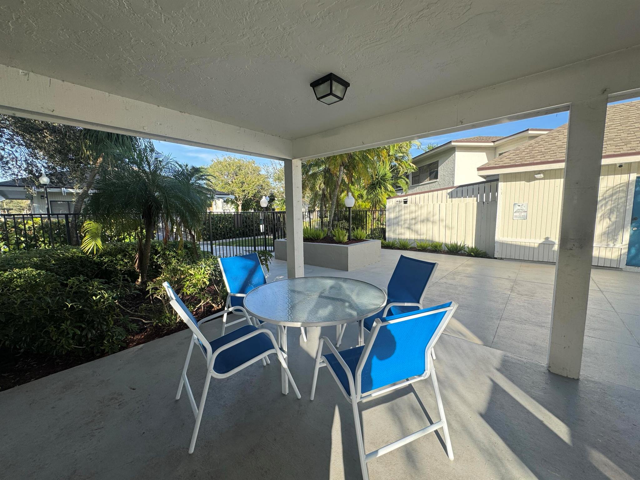 DELRAY OAKS CONDO - Residential Lease