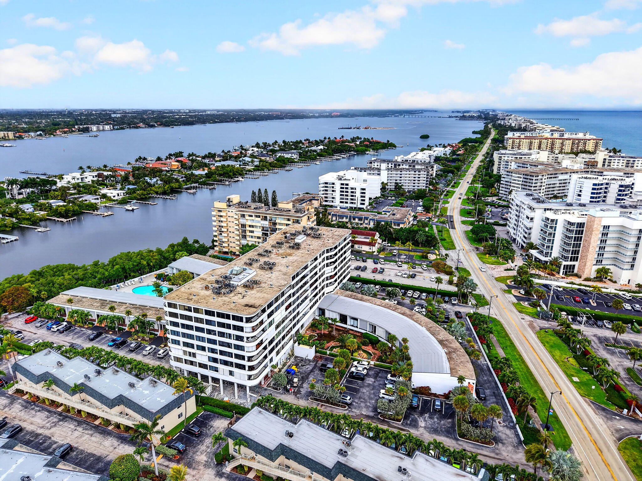 MAYFAIR HOUSE CONDO - Residential