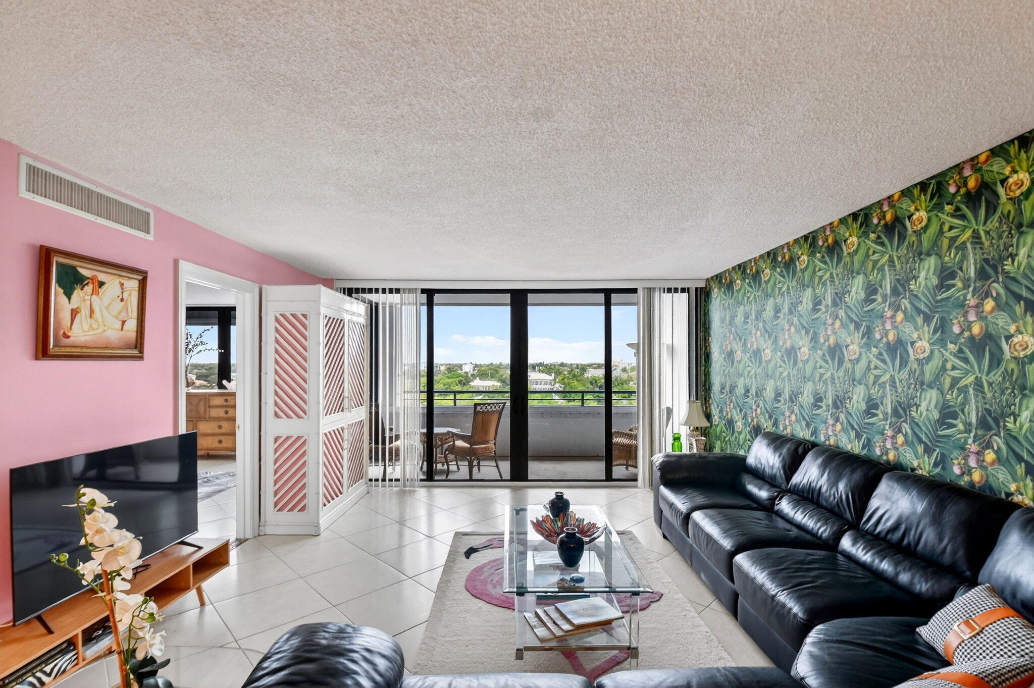 MAYFAIR HOUSE CONDO - Residential