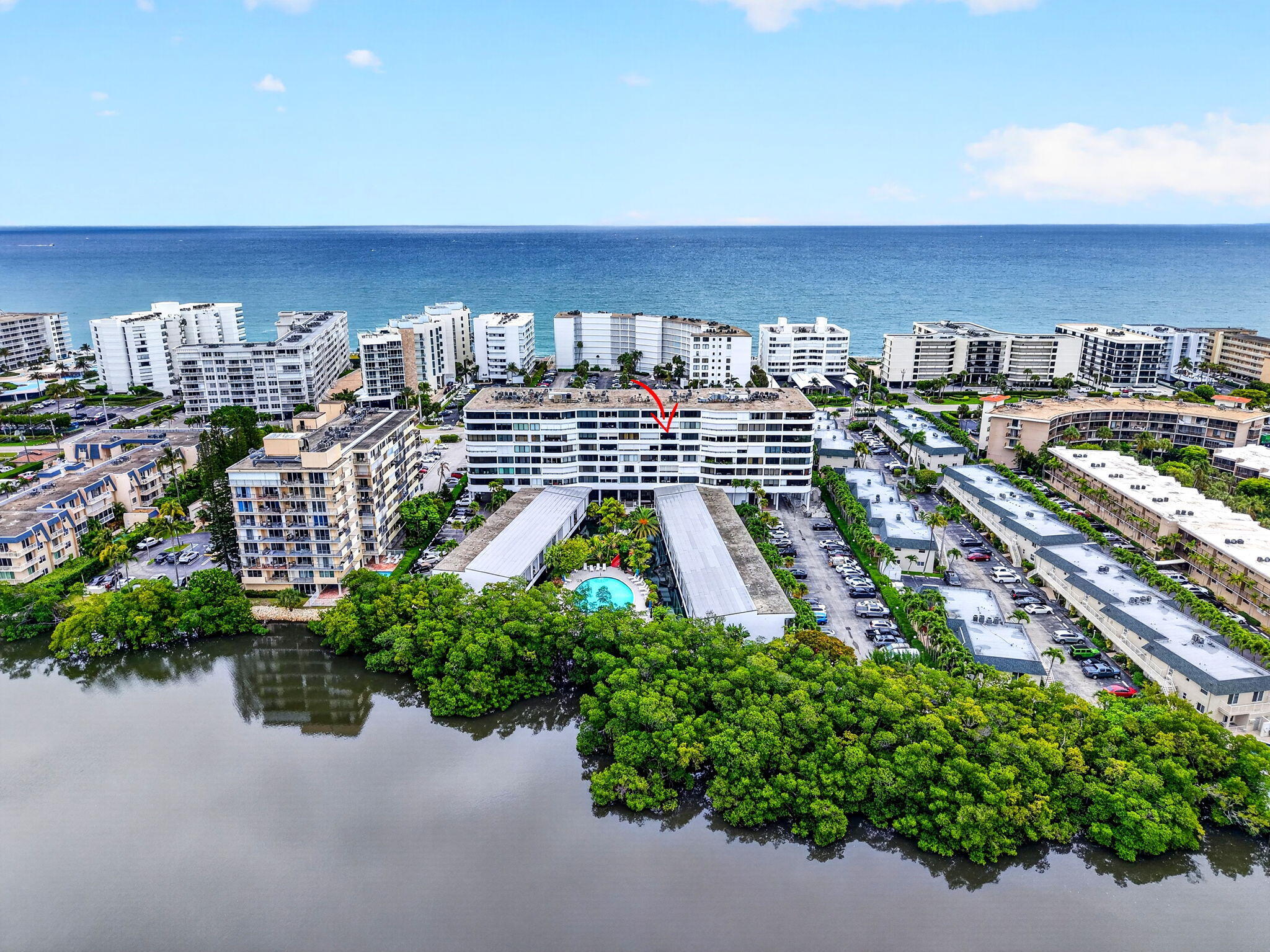 MAYFAIR HOUSE CONDO - Residential