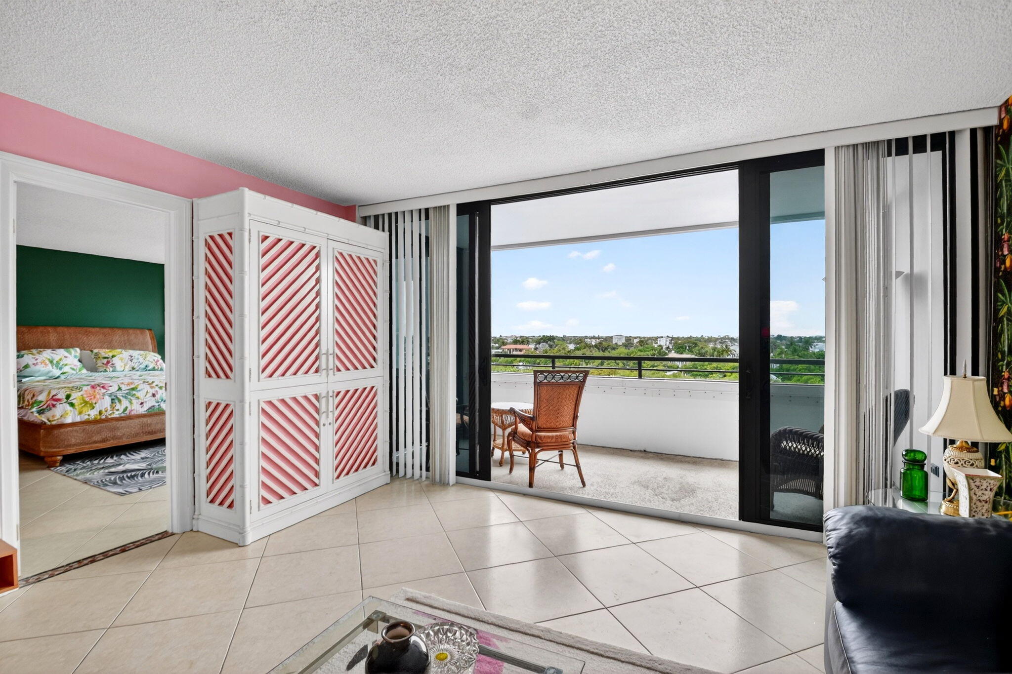 MAYFAIR HOUSE CONDO - Residential