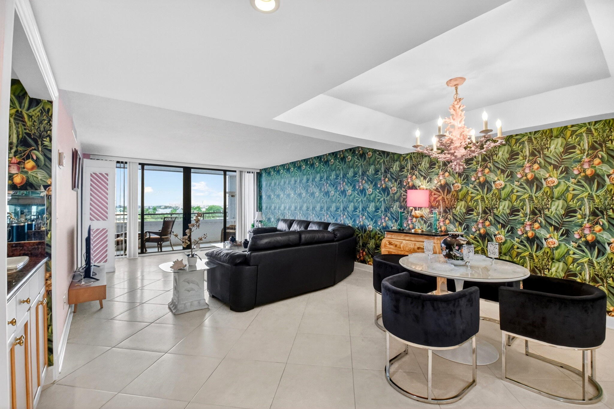 MAYFAIR HOUSE CONDO - Residential