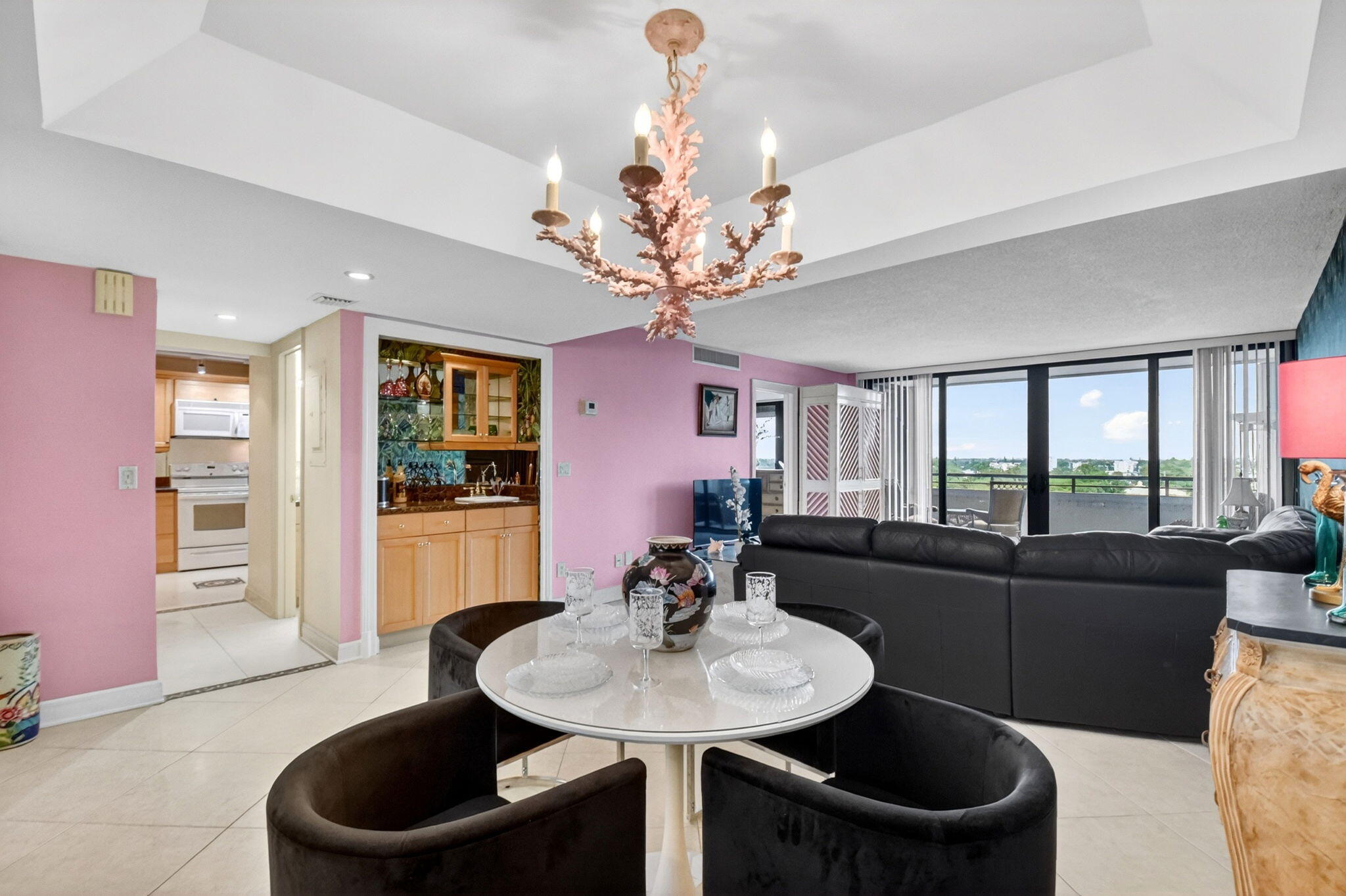 MAYFAIR HOUSE CONDO - Residential