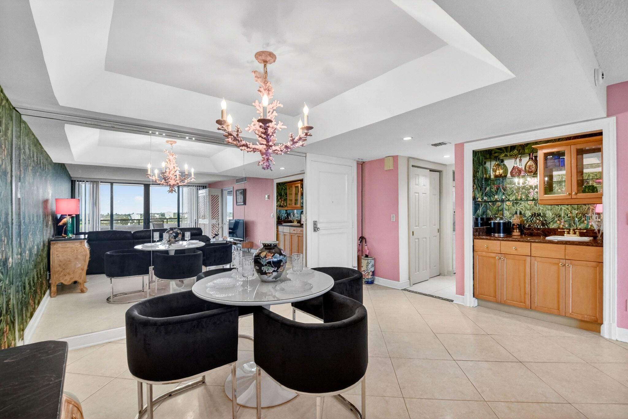 MAYFAIR HOUSE CONDO - Residential