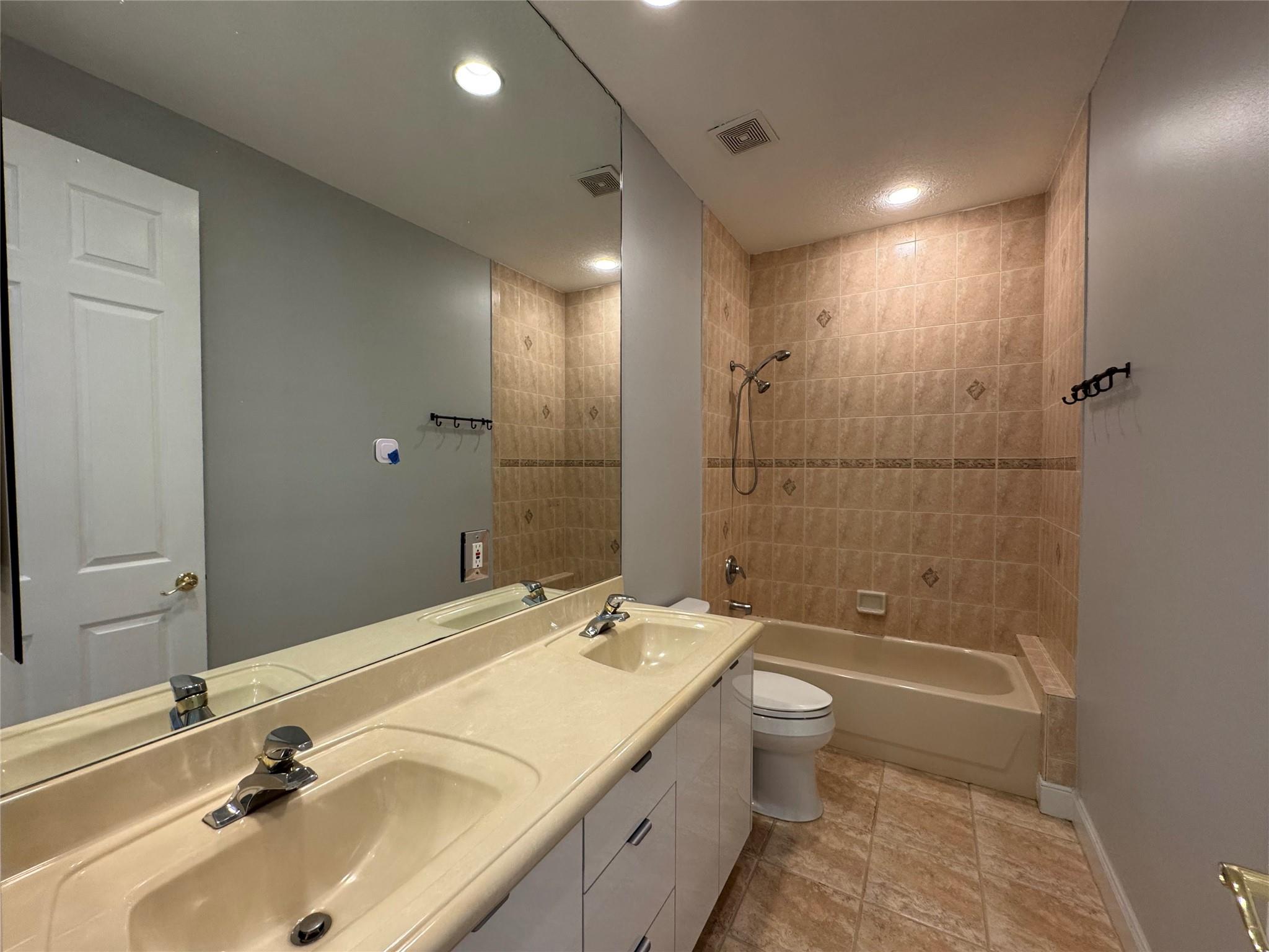 The Enclave 2nd Sec 156-8 - Residential Lease