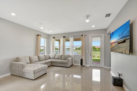 Single Family Residence in Royal Palm Beach FL 3247 Dunning Drive Dr 10.jpg