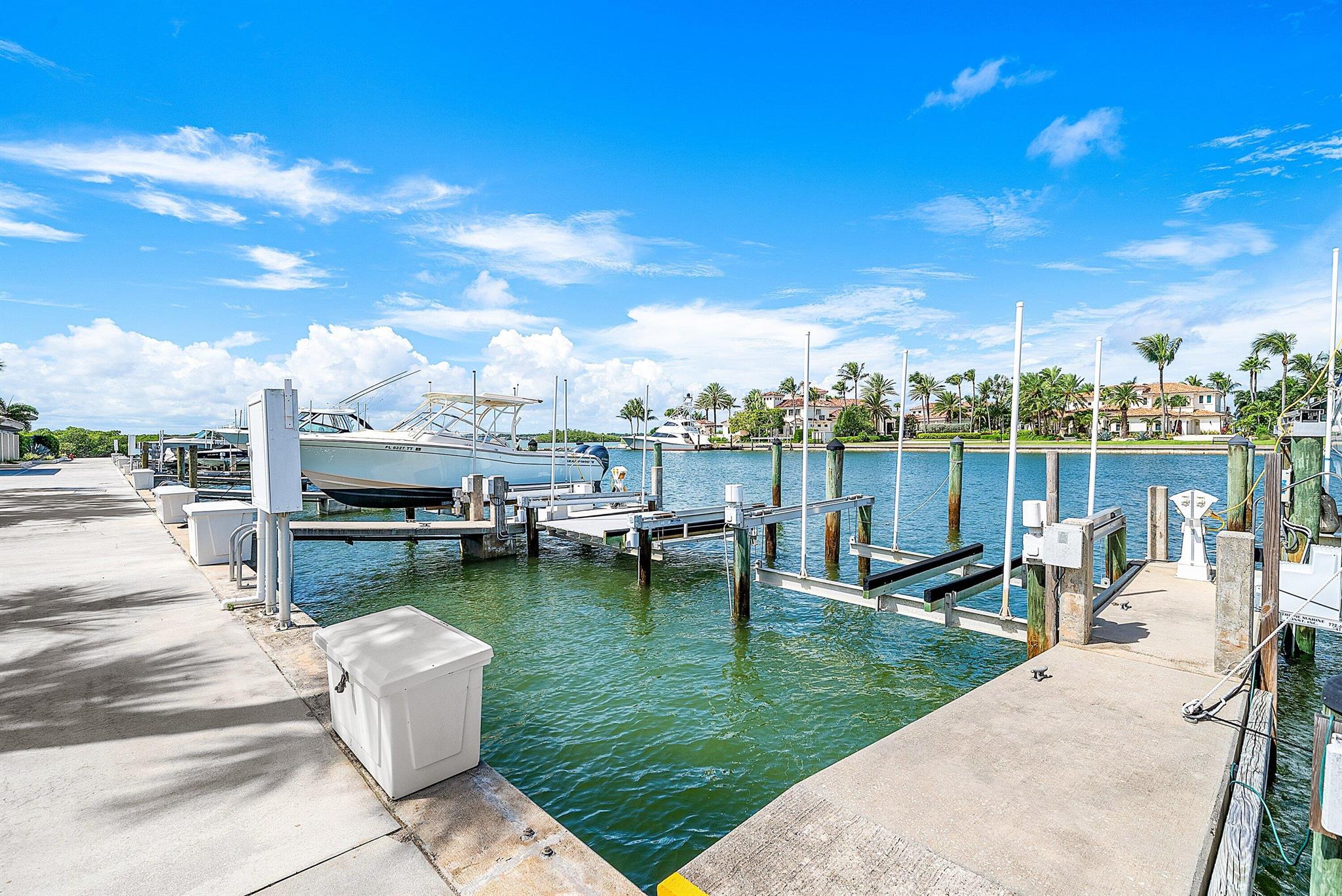 SAILFISH POINT - Residential