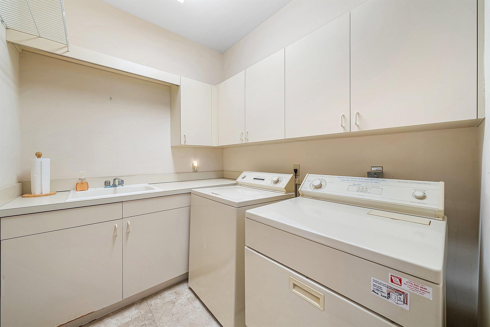 SAILFISH POINT - Residential