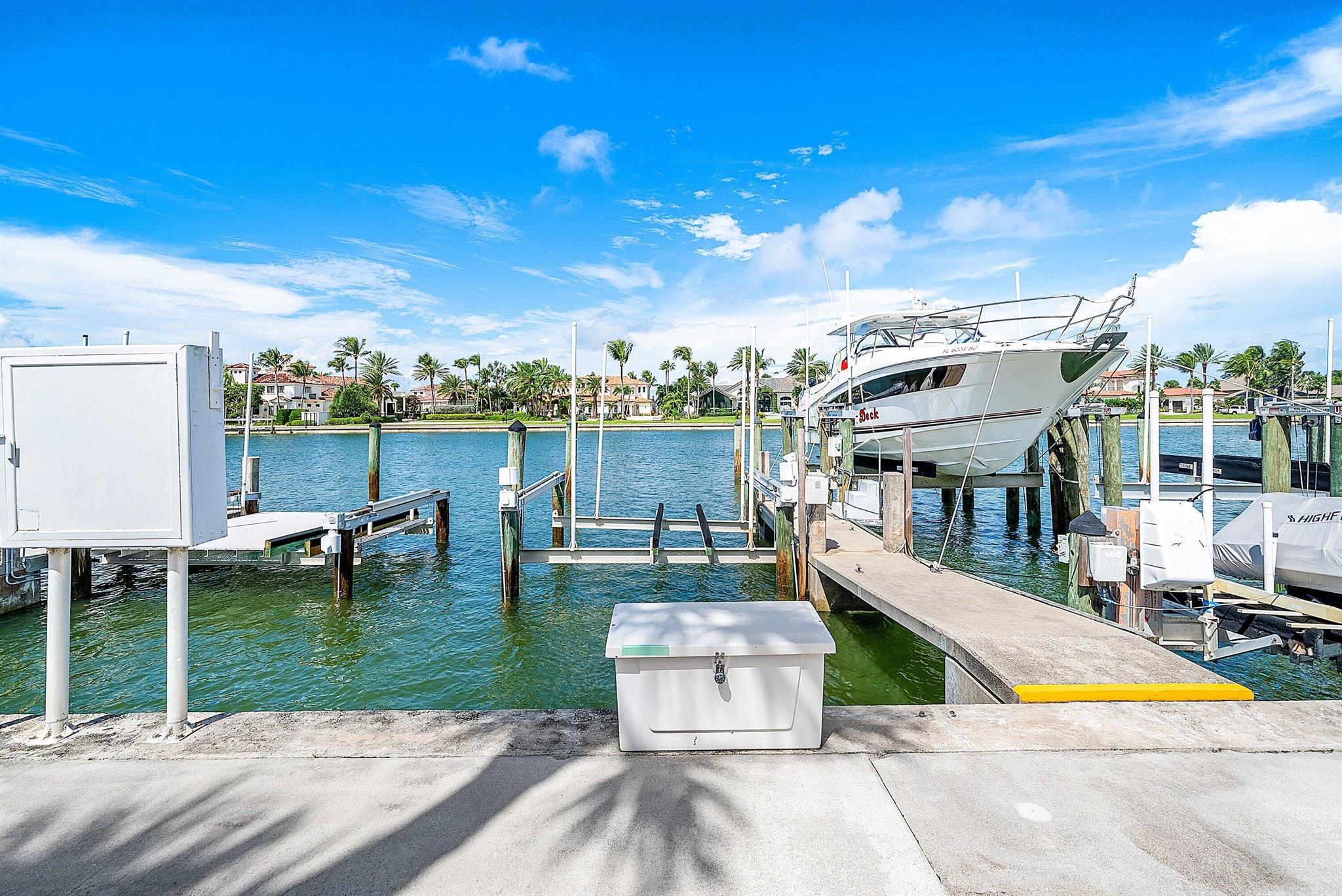 SAILFISH POINT - Residential
