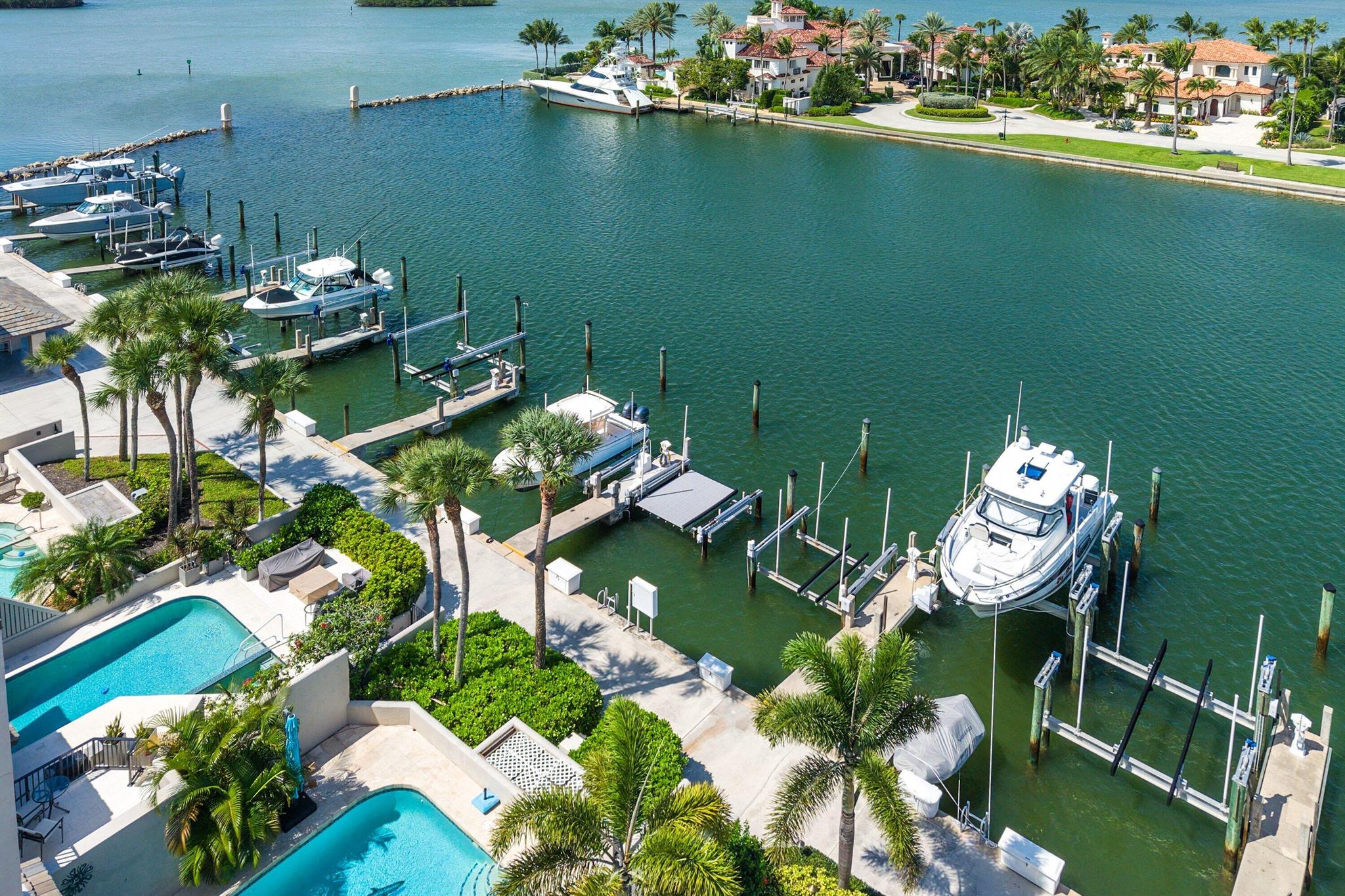 SAILFISH POINT - Residential