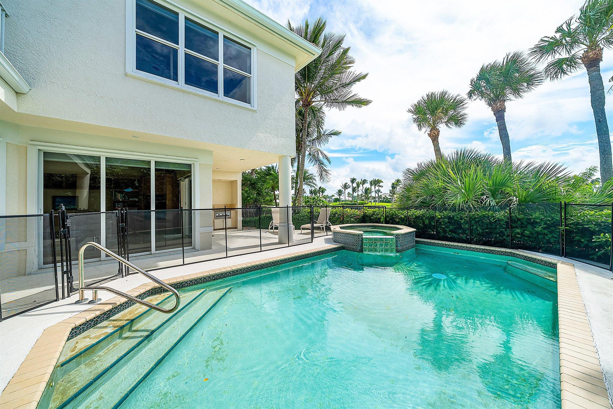 SAILFISH POINT - Residential