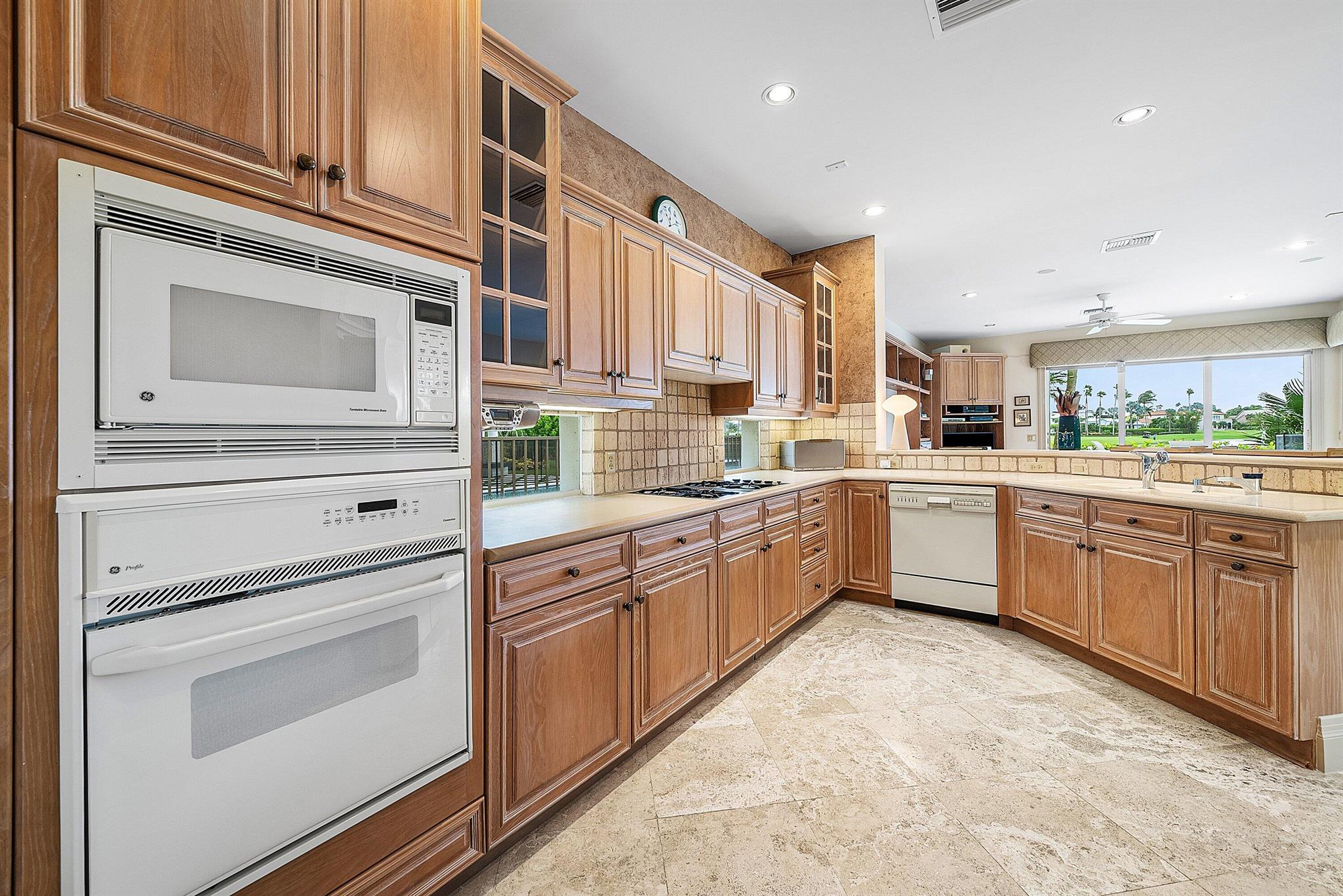 SAILFISH POINT - Residential