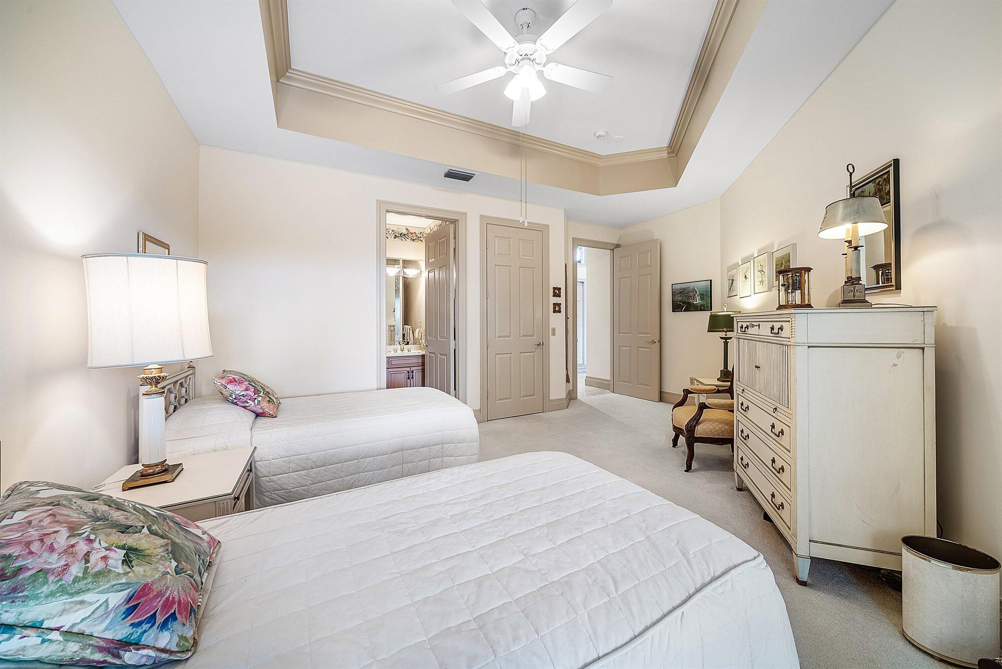 SAILFISH POINT - Residential