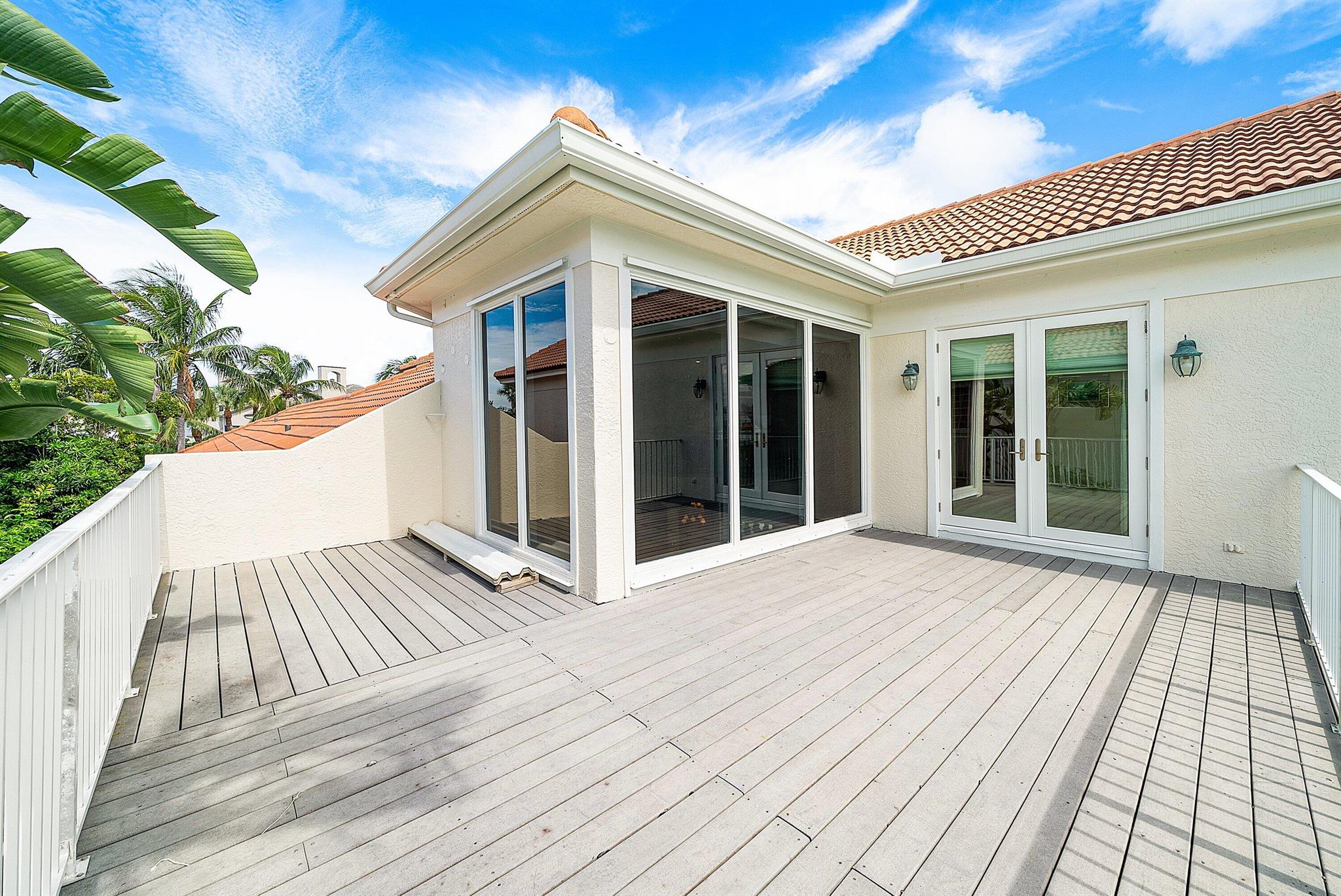 SAILFISH POINT - Residential