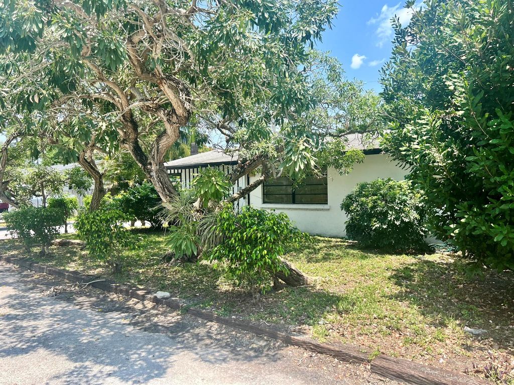 Photo of 4219 Christine Lane, West Palm Beach, FL 33406 (MLS # R10989702)