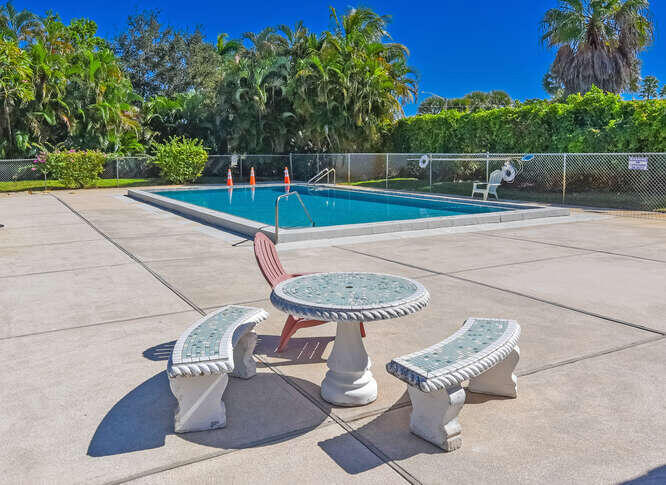 ATLANTIS ATRIUMS - Residential Lease