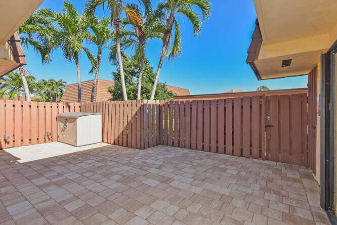 ATLANTIS ATRIUMS - Residential Lease