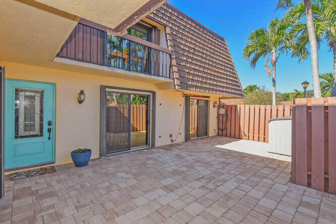 ATLANTIS ATRIUMS - Residential Lease