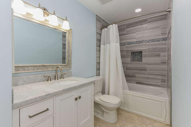 ATLANTIS ATRIUMS - Residential Lease