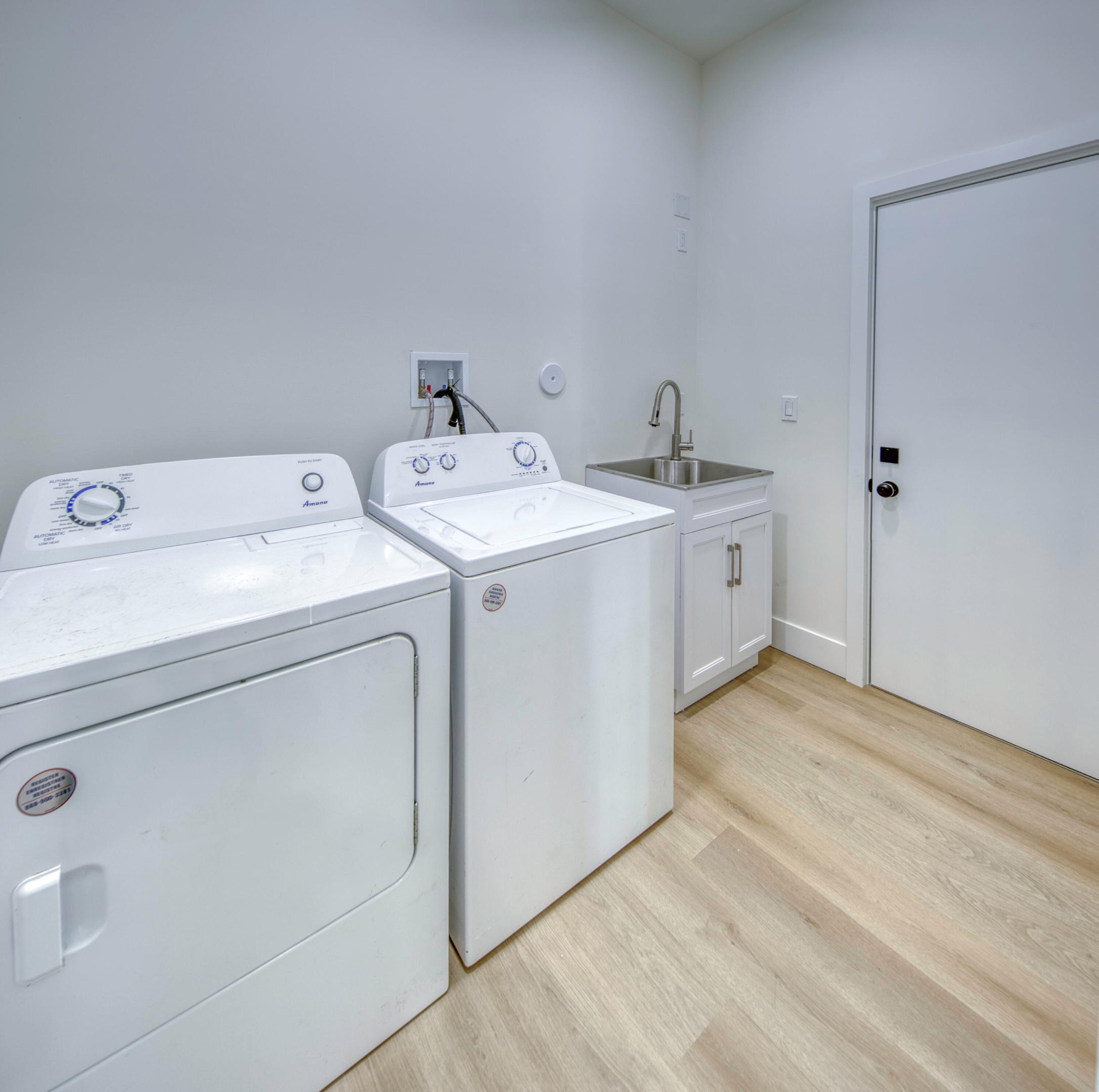 KNOTTY PINE ACRES - Residential Lease