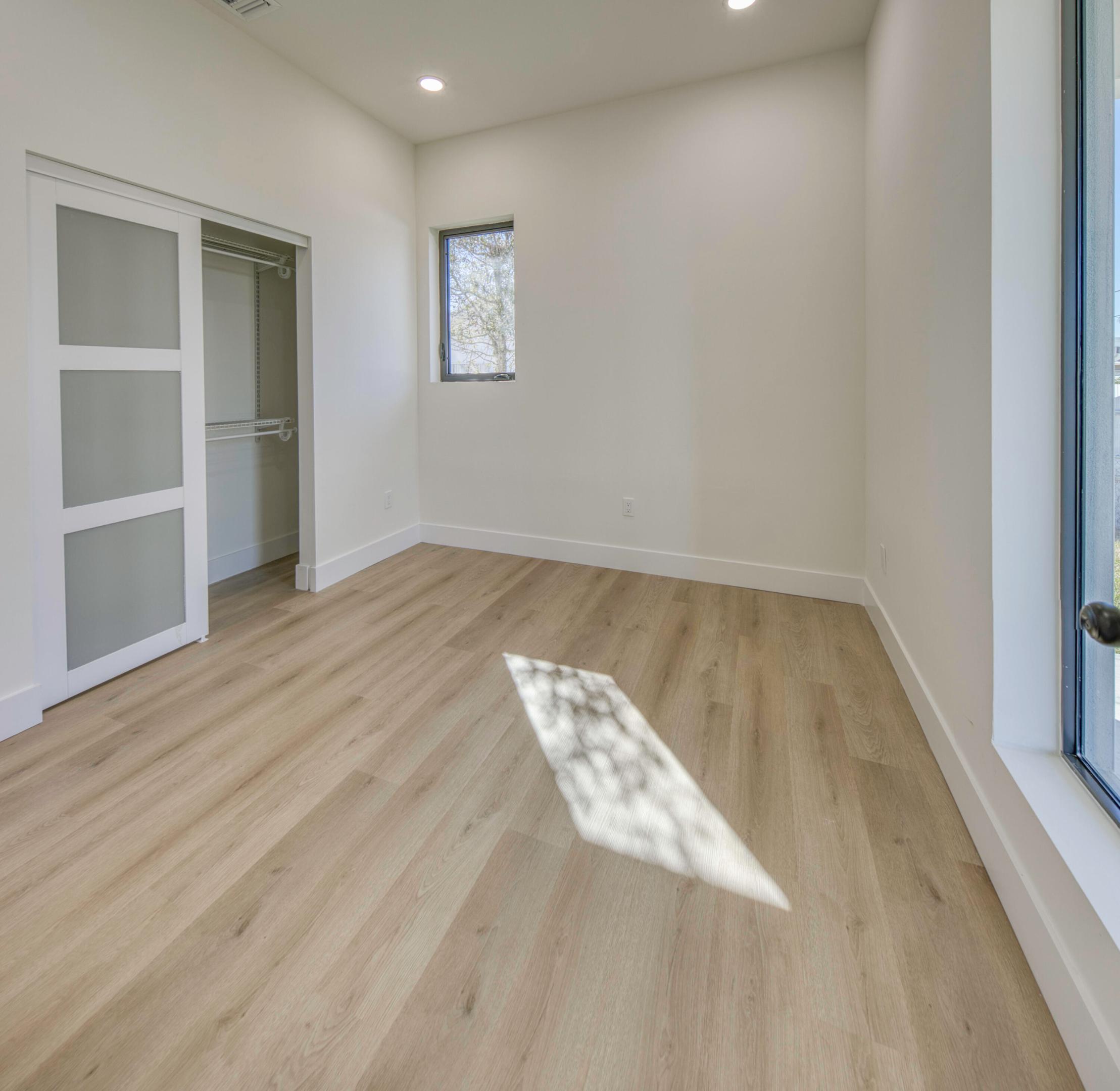 KNOTTY PINE ACRES - Residential Lease