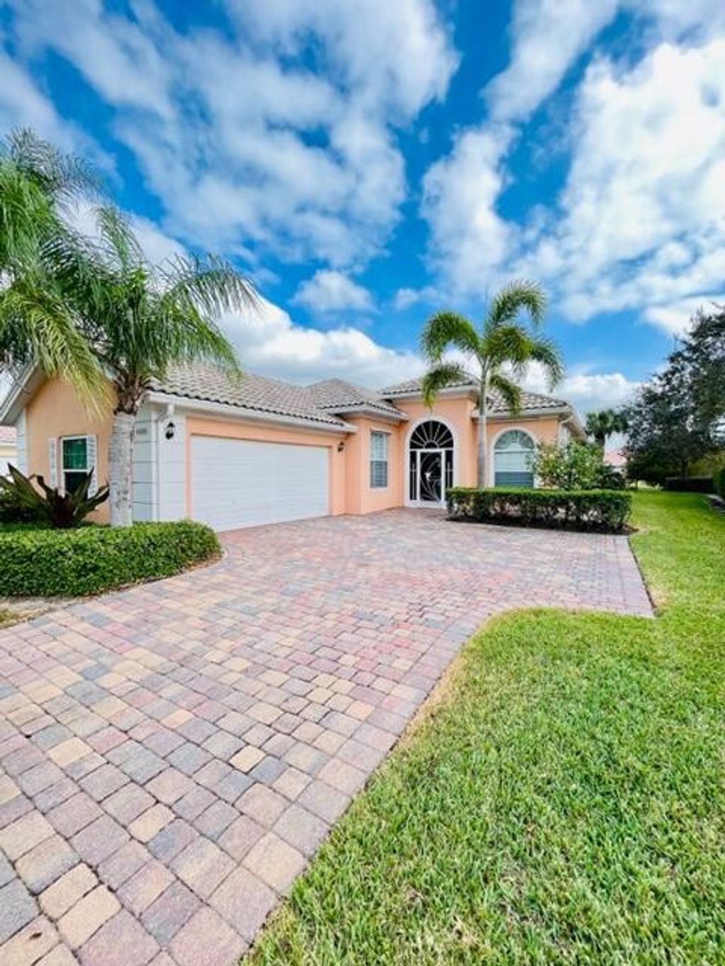 Photo of 11595 SW Rockingham Drive, Port Saint Lucie, FL 34987 (MLS # R10932941)