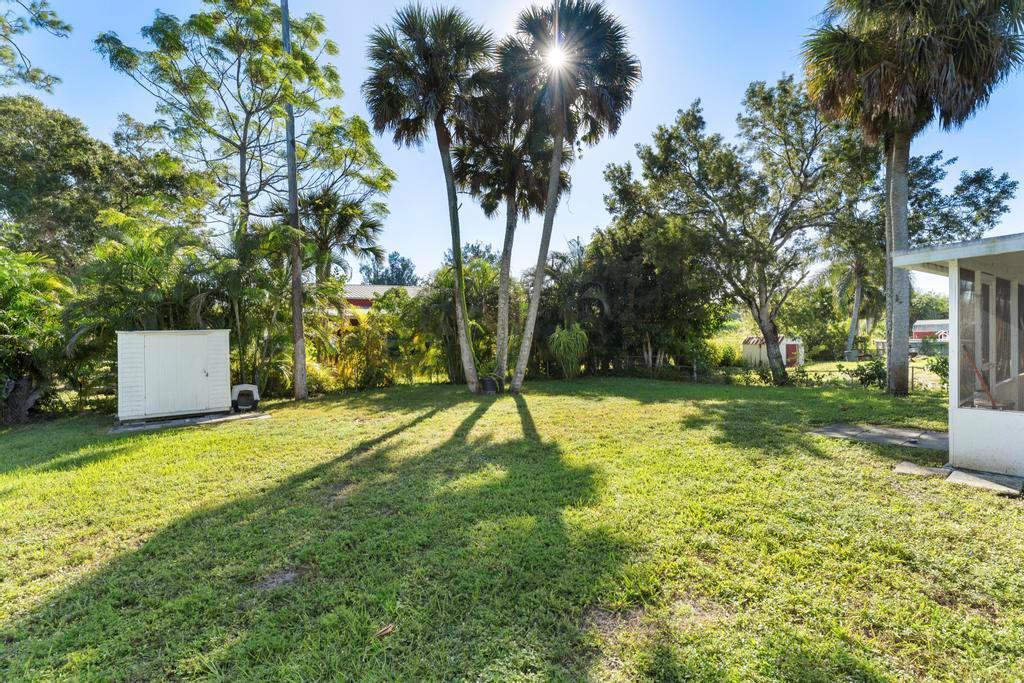 LOXAHATCHEE GROVES - Residential Lease