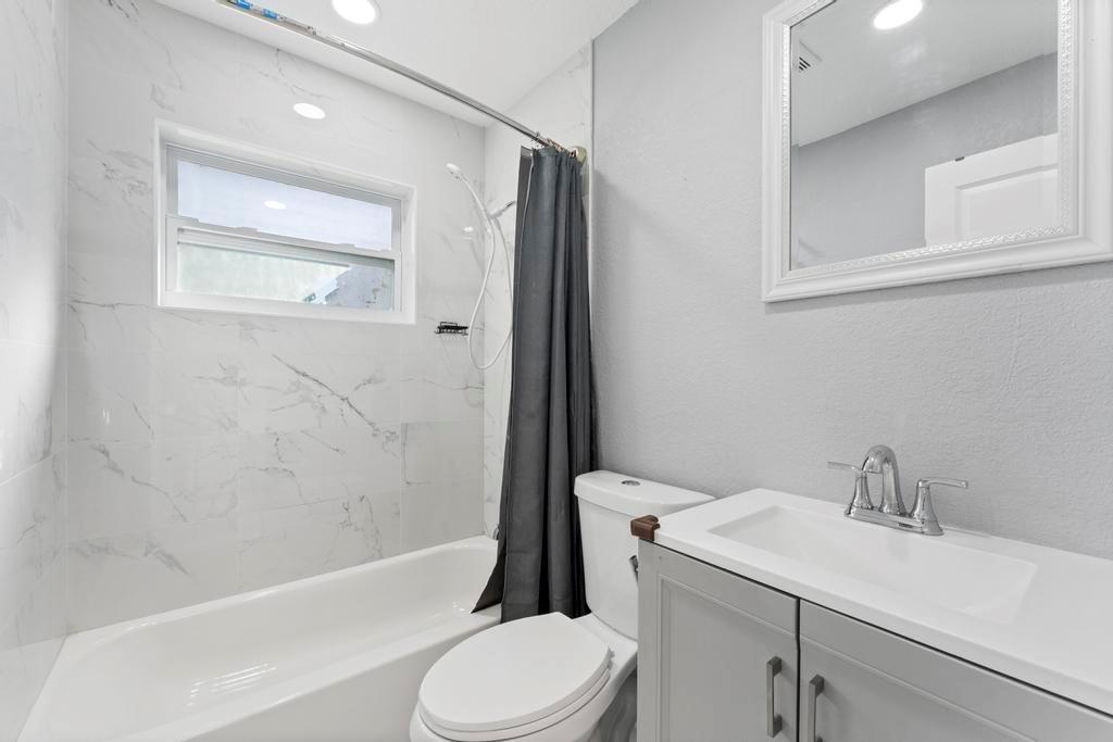 LOXAHATCHEE GROVES - Residential Lease