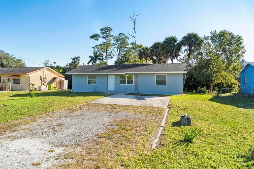 LOXAHATCHEE GROVES - Residential Lease