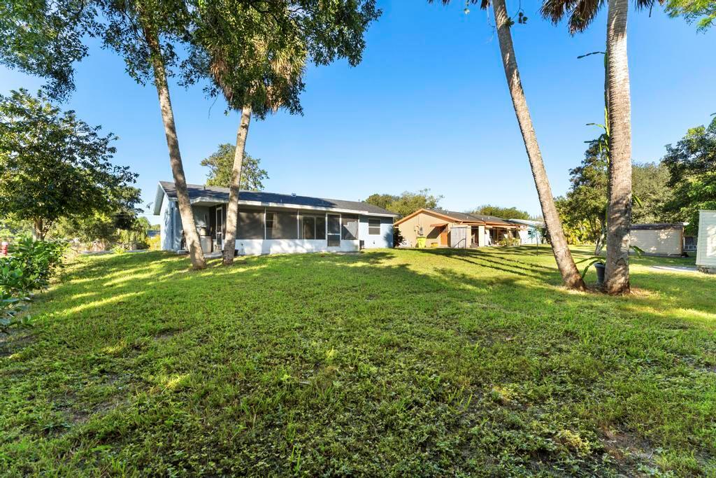 LOXAHATCHEE GROVES - Residential Lease