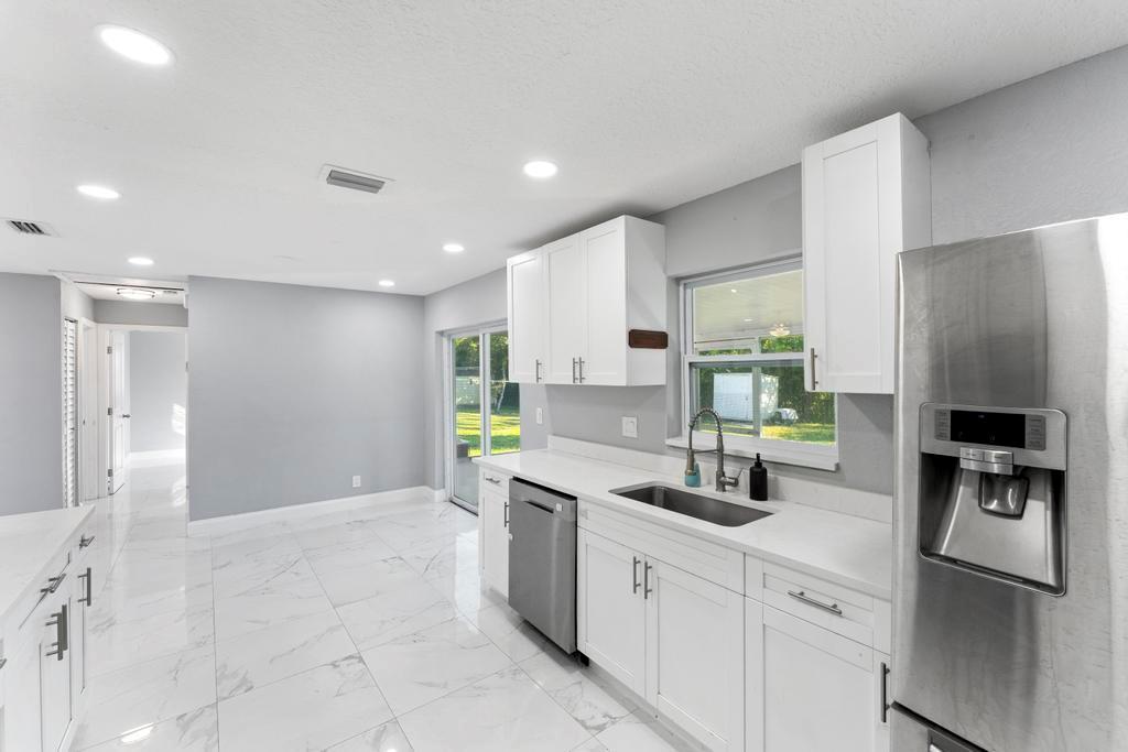 LOXAHATCHEE GROVES - Residential Lease