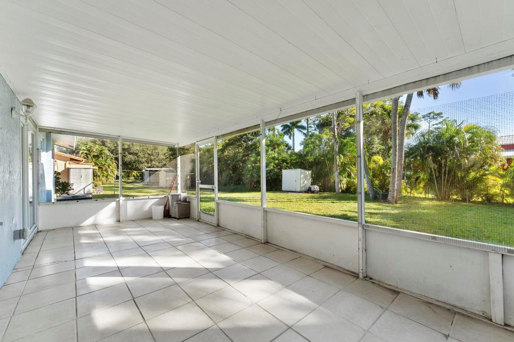 LOXAHATCHEE GROVES - Residential Lease