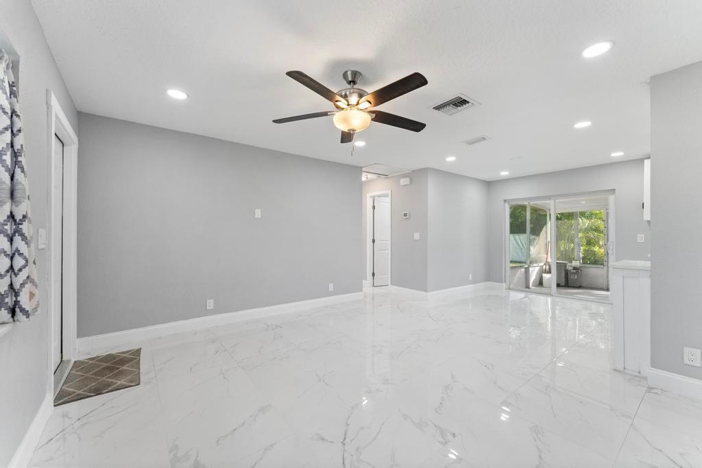 LOXAHATCHEE GROVES - Residential Lease