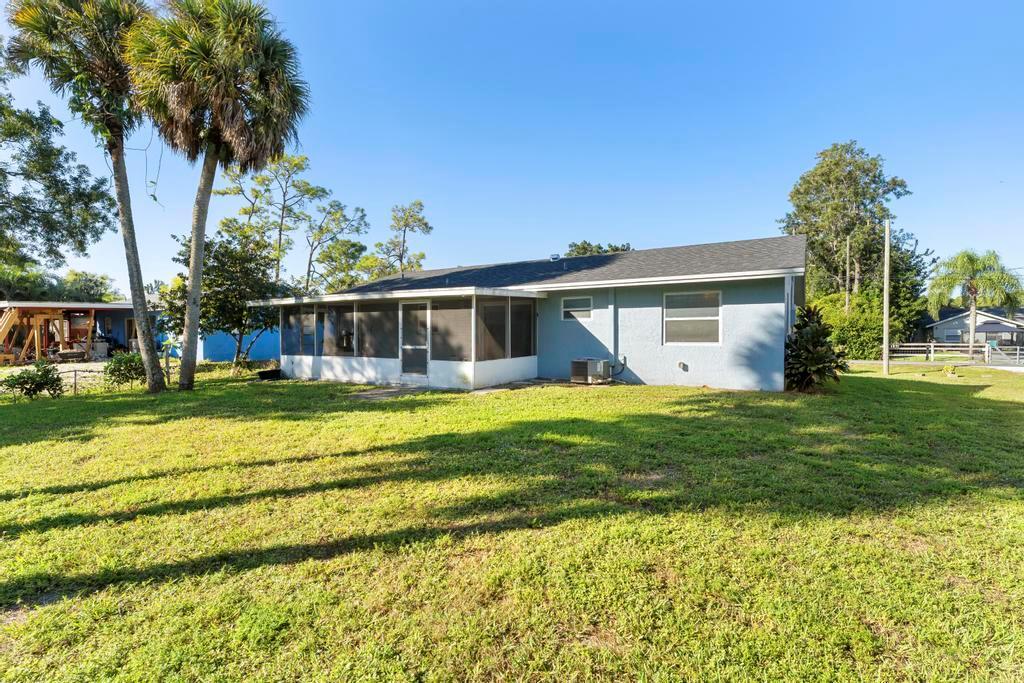 LOXAHATCHEE GROVES - Residential Lease